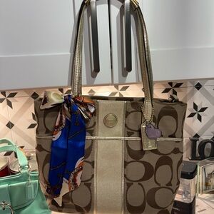 Coach Signature Stripe Tote Great Condition